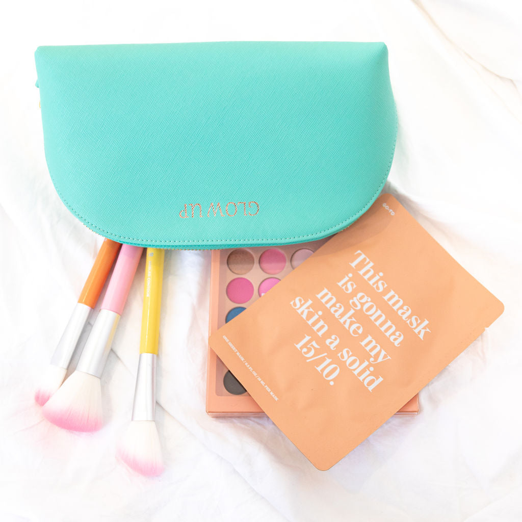 Glow Up From Within: The Power of Clean Makeup Brushes for a Flawless Finish