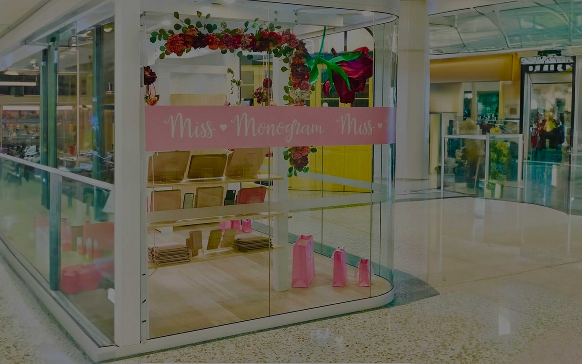 LIVE Personalising by Miss Monogram to monogram gifts for your guests ...